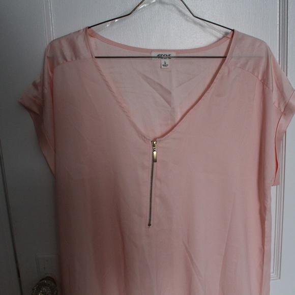 3/$20 - Pink Zippered Short-Sleeved Blouse - Picture 4 of 7